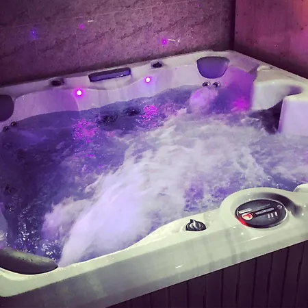 Maison Platanus Hotel 4*
